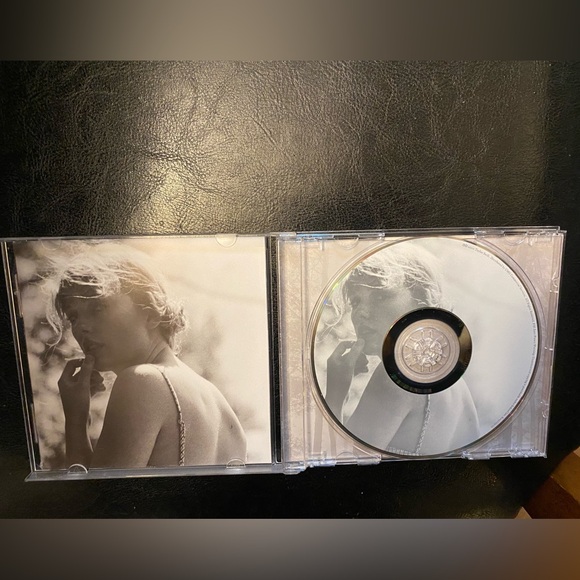 Folklore Taylor Swift CD full album - Picture 2 of 3